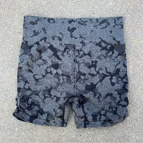 Gymshark Adapt Camo Seamless Shorts Ruched Leg Workout Athletic LARGE? - Picture 1 of 6
